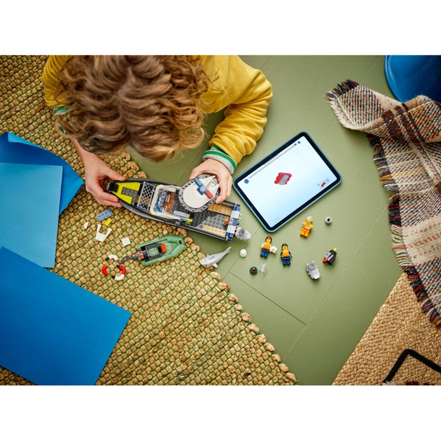 Конструктор LEGO City Переслідування на поліцейському катері (60456) - picture 9