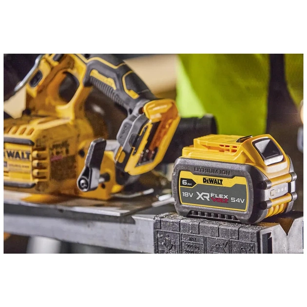 Дискова пила DeWALT 18V XR Li-lon FLEXVOLT ADVANTAGE, диск 190х30 мм, TSTAK (без АКБ та ЗП) (DCS573NT) - зображення 10