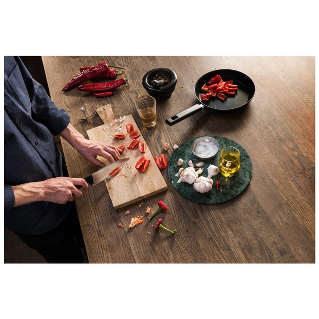 Кухонний ніж Fiskars Hard Edge шеф середній 17 см (1051748) - picture 5