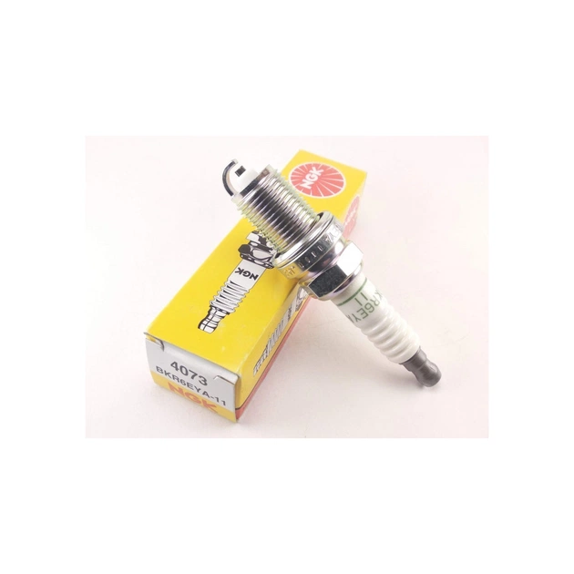 Свеча зажигания NGK 4073 BKR6EYA-11 - изображение 1