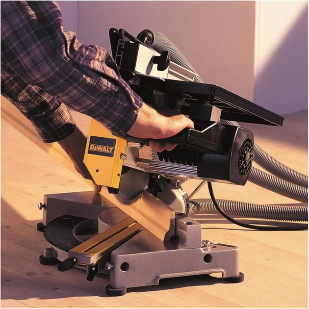 Дискова пила DeWALT 1300 Вт, 260х30мм, 2950 об/хв, вага 20 кг (DW711) - picture 3