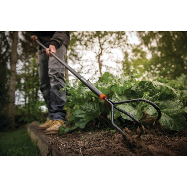 Сапа Fiskars Gardening розпушувач Solid 164см, 0.66кг (1016034) - picture 5