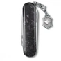 Ніж Victorinox Classic SD Brilliant Carbon + брелок-лого (0.6221.90) - зменшене зображення 3