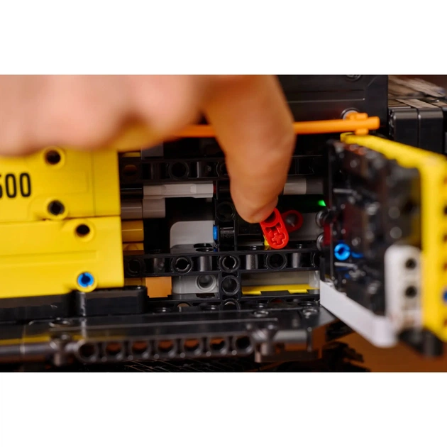 Конструктор LEGO Technic Екскаватор Volvo EC500 Hybrid (42215) - picture 10