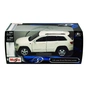 Машина Maisto Jeep Grand Cherokee 2011 (1:24) білый (31205 white) - зменшене зображення 4