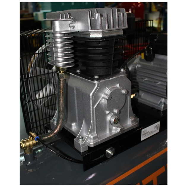 Компресор GTM 100л, 400/300л/хв, 2,2кВт, 10бар, 220В, 2 циліндри (KCH2070B-100L) - picture 4