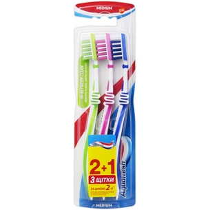 Зубна щітка Aquafresh In-between Clean Medium 3 шт. (5054563931085) зображення 1