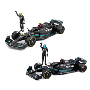 Масштабна модель автомобіля Bburago Автомодель з фігуркою - Mercedes-AMG F1 W14 E Performance, 1:24 (18-28037) зображення 1