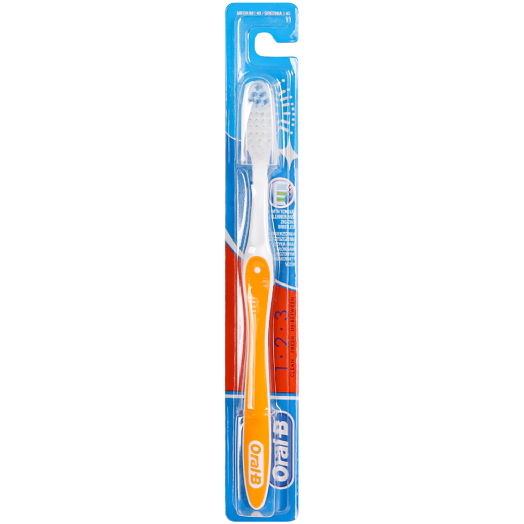 Зубна щітка Oral-B 40 3-ефект Fresh Strong середньої жорсткості (3014260111083) - зображення 1