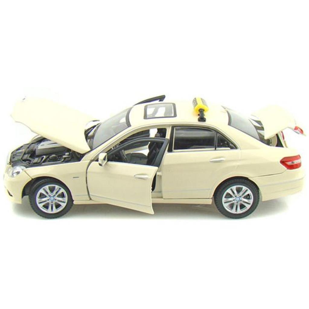Машина Maisto Mercedes Benz E-Class German Taxi version (1:18) (36191 lt. yellow) - зображення 4