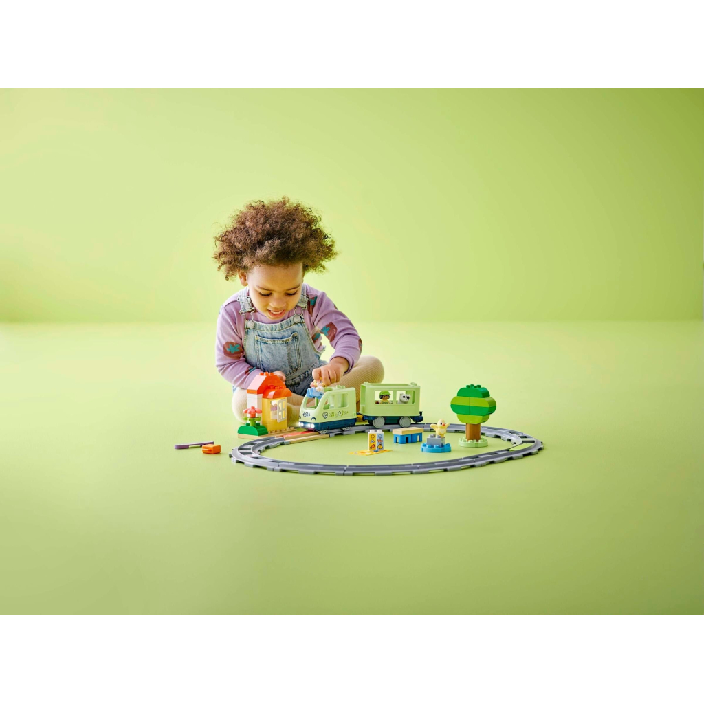 Конструктор LEGO DUPLO Town Інтерактивний пригодницький потяг (10427) - зображення 9