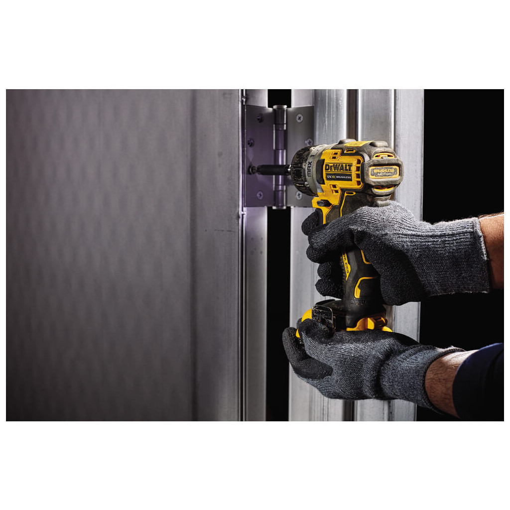 Шуруповерт DeWALT 12V XR Li-Ion, 8 Нм, 1100 об/мин, 2x2Ah, кейс (DCF601D2) - зображення 5