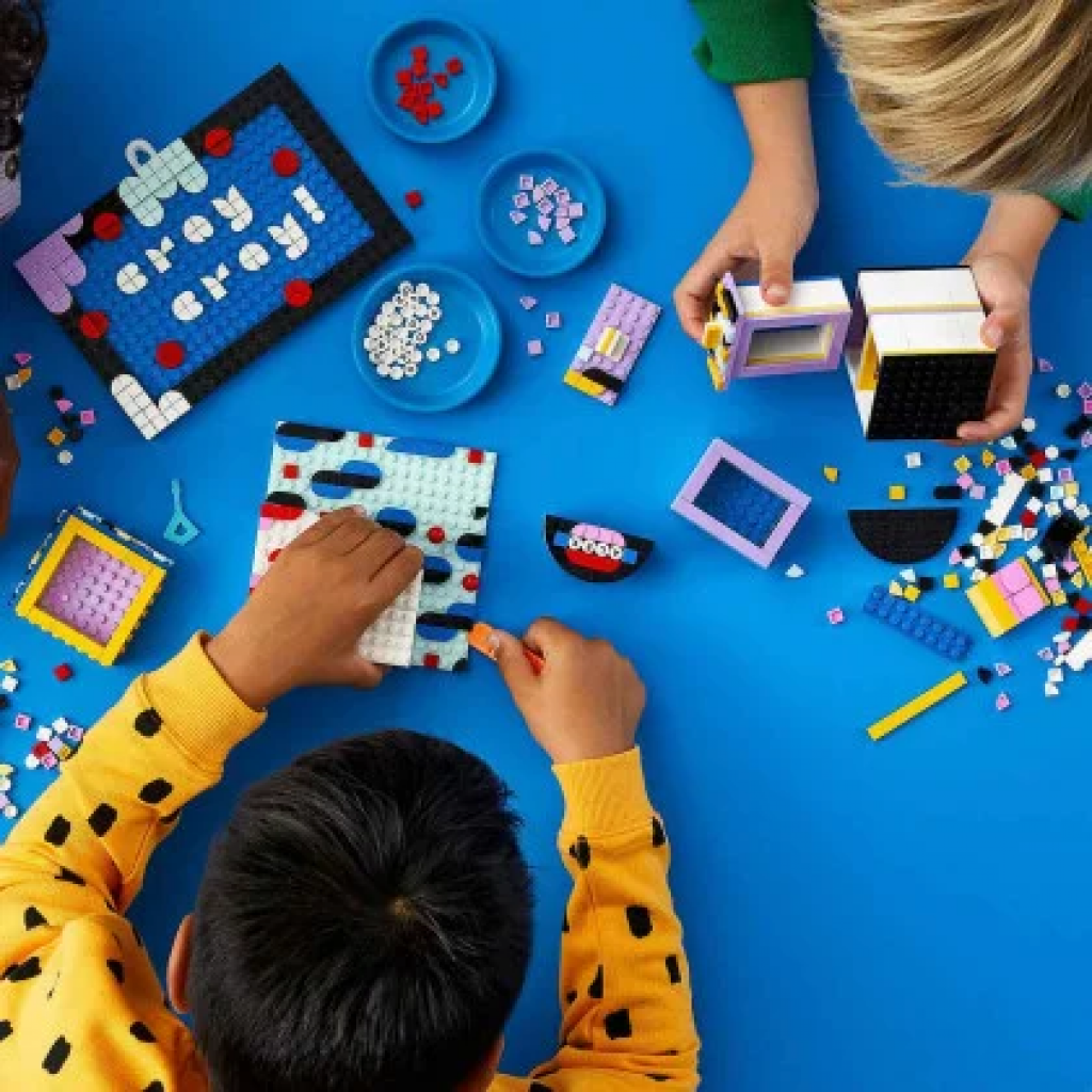 Конструктор LEGO DOTS Творчий набір для дизайнера 779 деталей (41938) - зображення 2