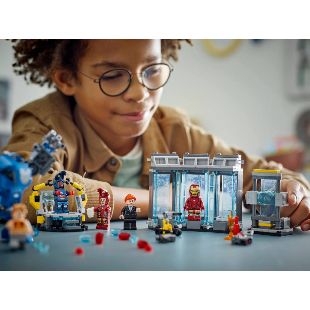 Конструктор LEGO Super Heroes Лабораторія Залізної Людини: зал обладунків (76315) - зображення 10