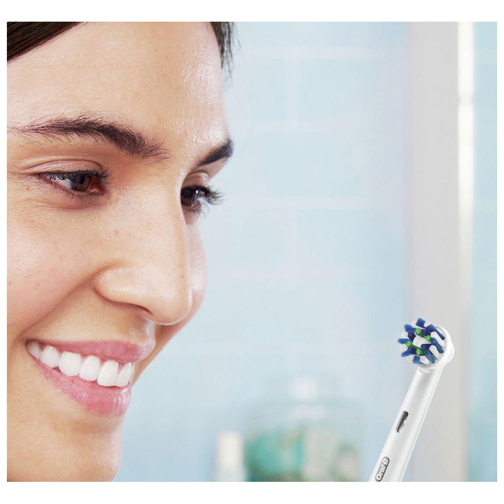 Електрична зубна щітка Oral-B D305.513.3X Black - зображення 3