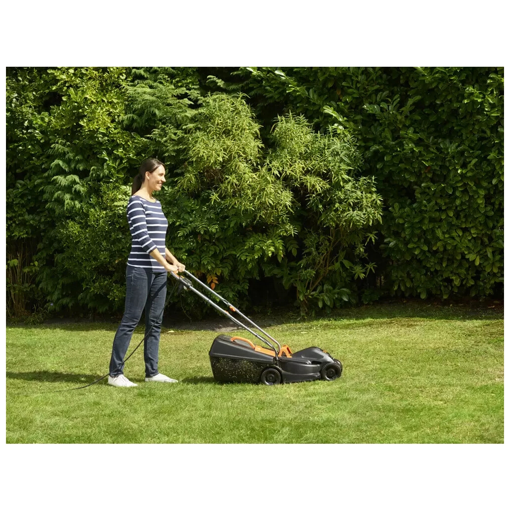 Газонокосарка Black&Decker 1 кВт, 32 см (BEMW351) - зображення 4