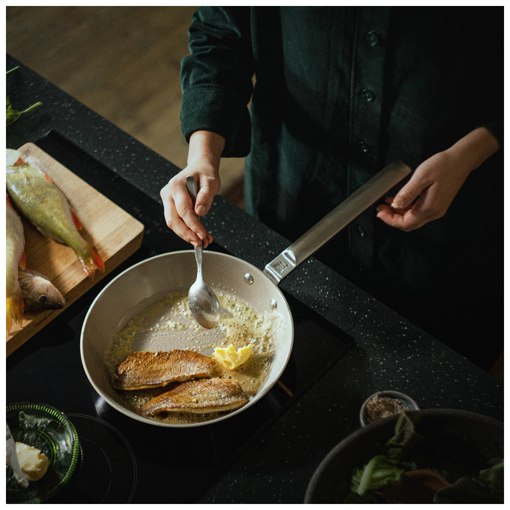 Сковорода Fiskars Norden 26 см з мінеральним покриттям (1067632) - зображення 7