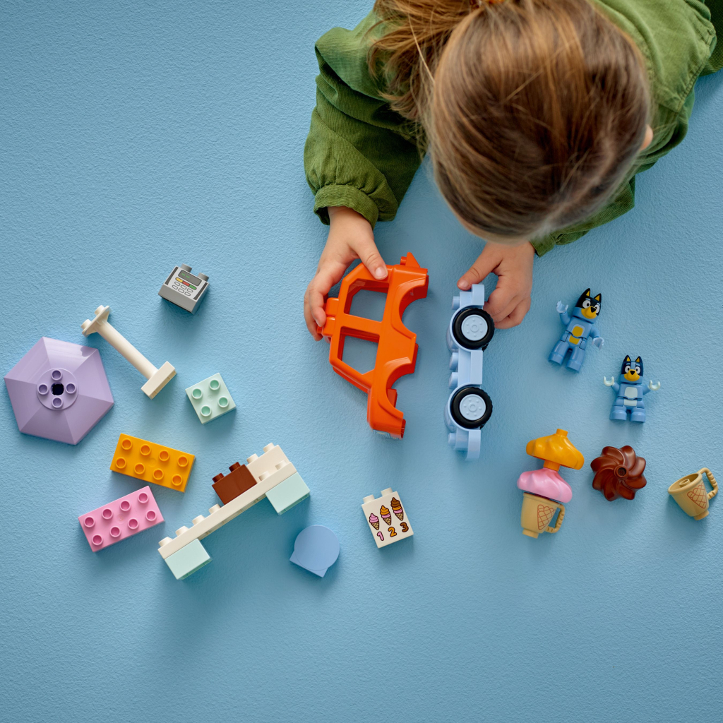 Конструктор LEGO DUPLO Bluey Подорож із морозивом із Блуї (10458) - зображення 5