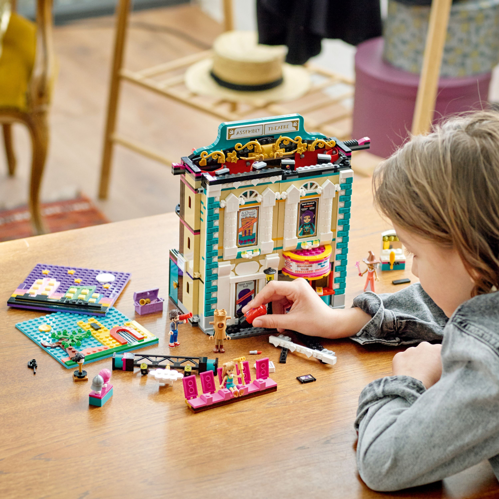 Конструктор LEGO Friends Театральна школа Андреа 1154 деталі (41714) - зображення 4