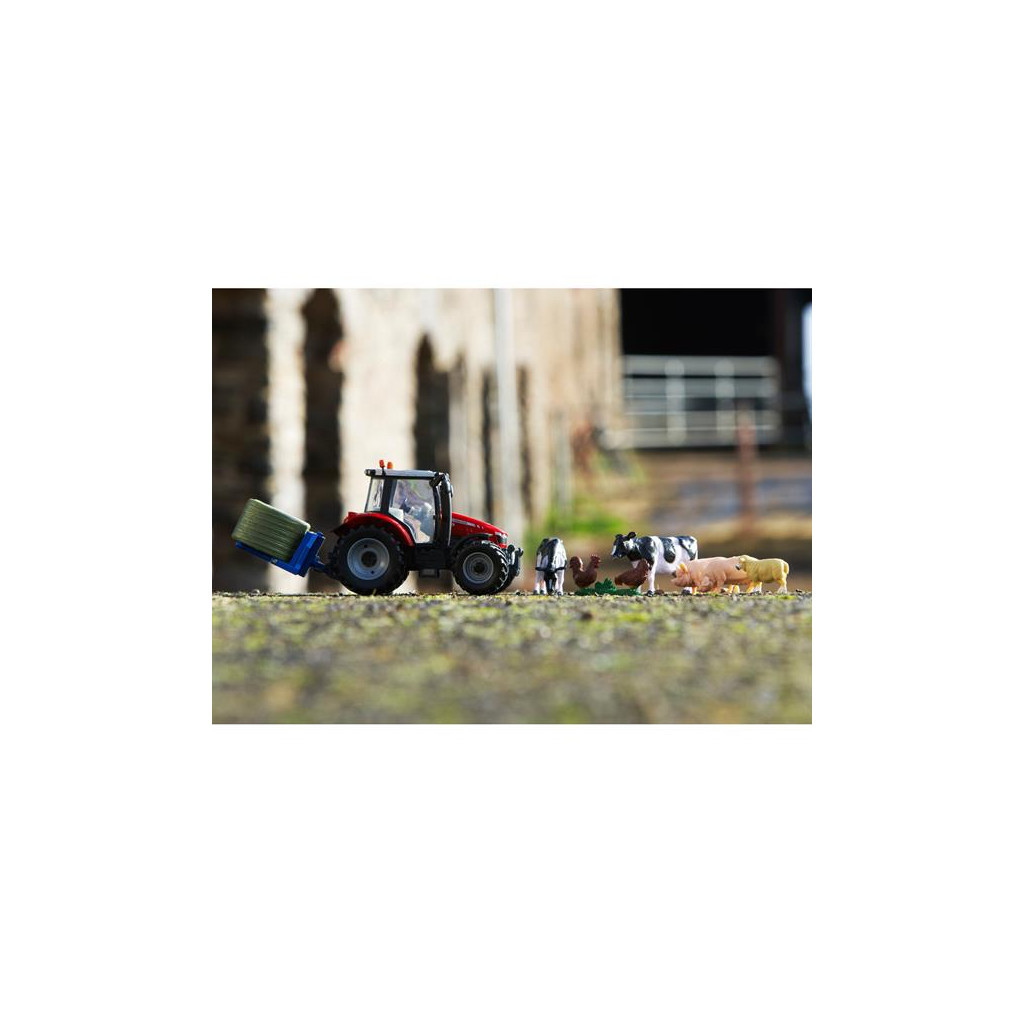 Спецтехніка Britains Модель трактора Massey Ferguson 5612 з вилами та фігурками 1:32 (43205) - зображення 4