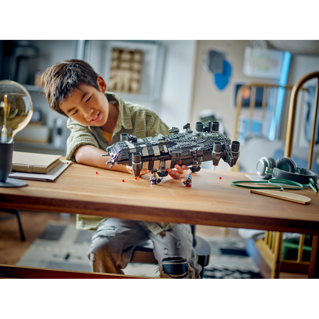 Конструктор LEGO Star Wars The Onyx Cinder Оніксовий попіл 1325 деталей (75374) - зображення 10
