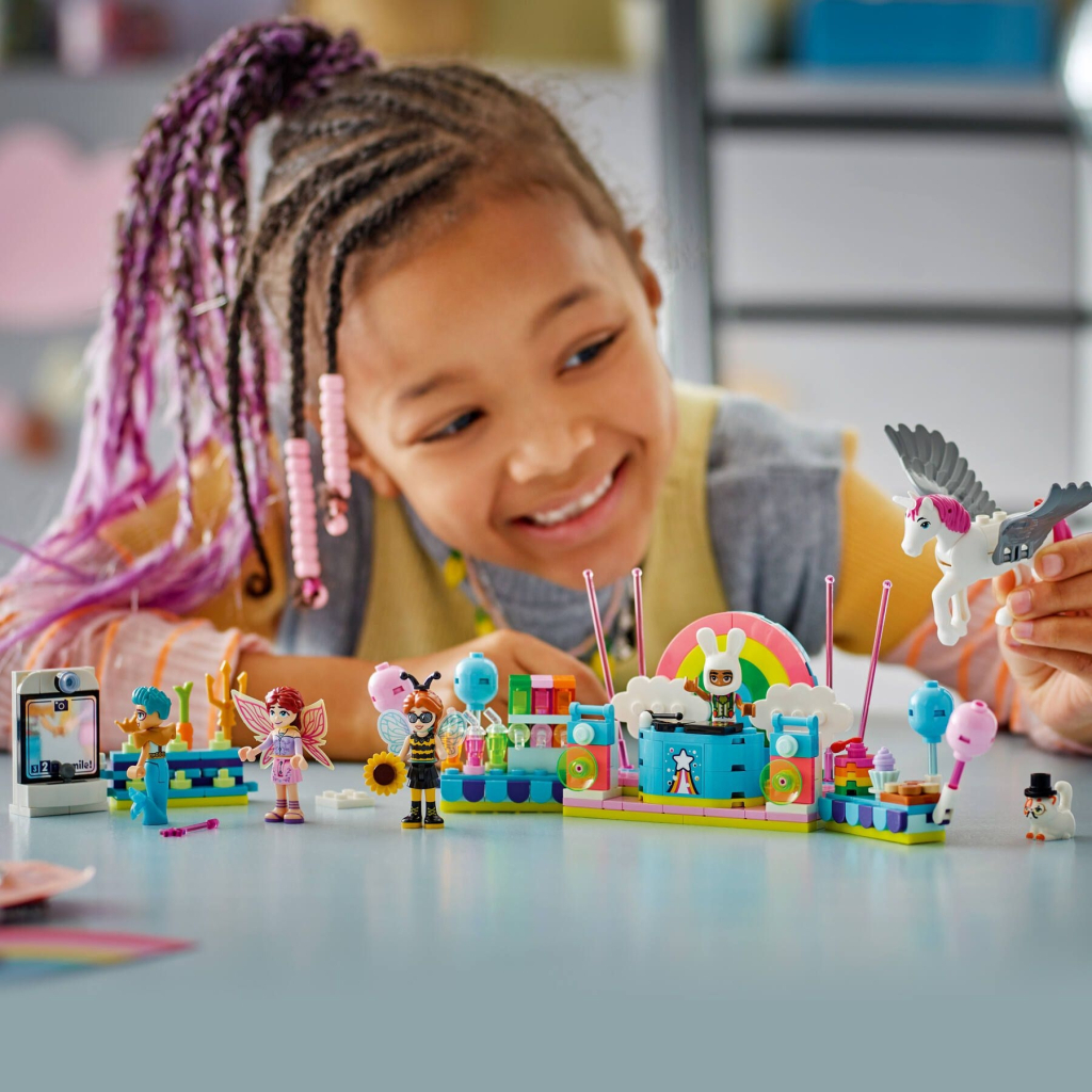 Конструктор LEGO Friends Костюмована вечірка з єдинорогом та феєю (42661) - зображення 9