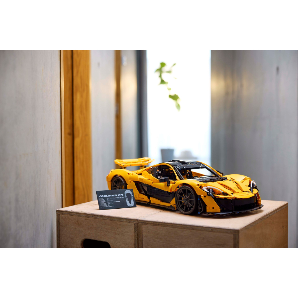 Конструктор LEGO Technic McLaren P1 3893 деталі (42172) - зображення 12
