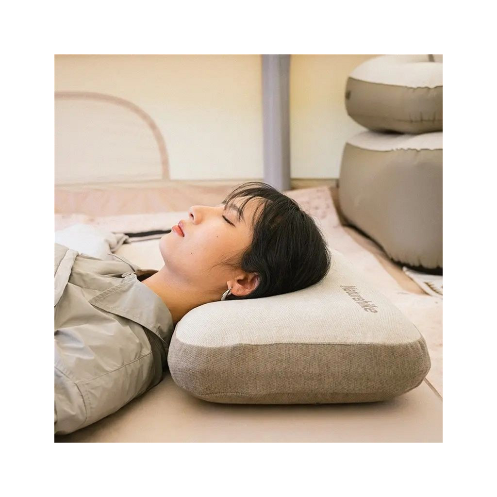 Туристична подушка Naturehike NH22ZT002 з пам'яттю 50x32x11 см Beige (6927595708583) - зображення 6