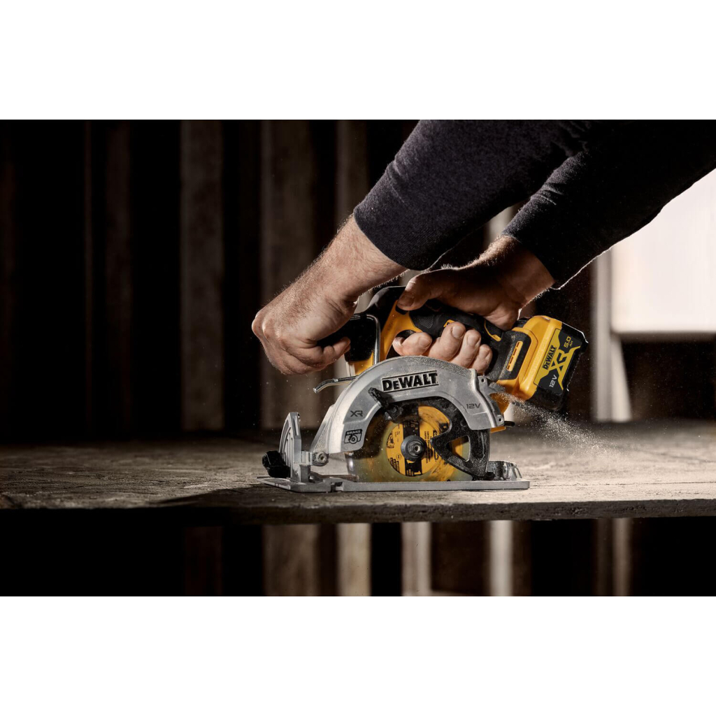 Дискова пила DeWALT 12В XR Li-lon безщіткова, диск 140х20 мм, 2x5Ah, кейс TSTAK (DCS512P2) - зображення 4