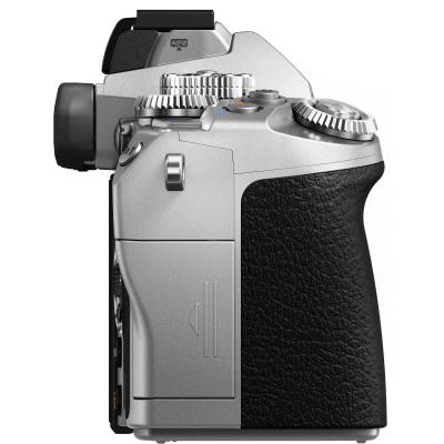 Цифровий фотоапарат Olympus E-M1 Body silver (V207010SE000) - зображення 6
