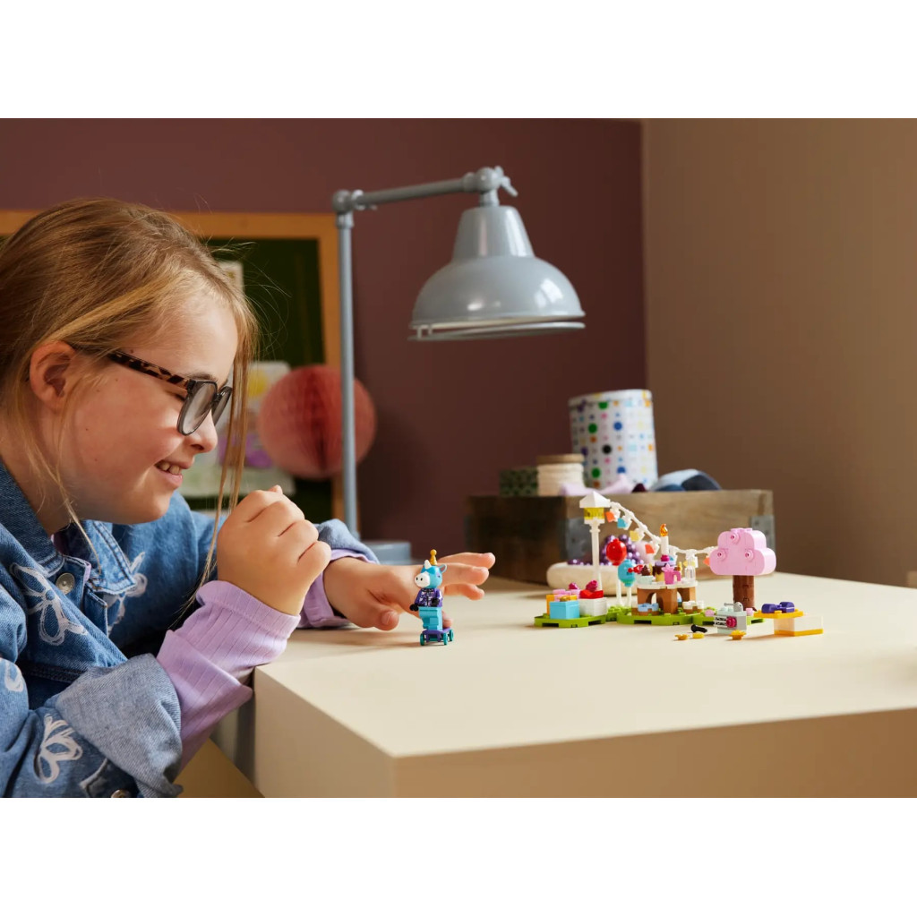 Конструктор LEGO Animal Crossing Вечірка з нагоди дня народження Julian 170 деталей (77046) - изображение 2