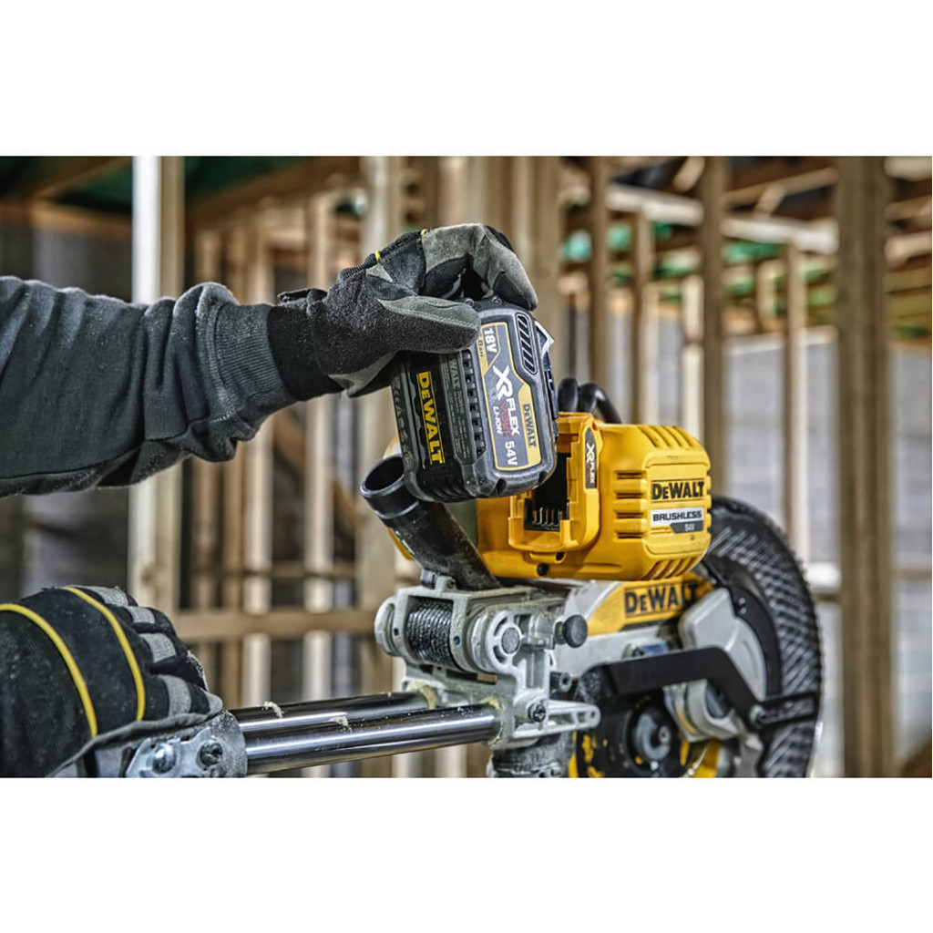 Торцювальна пила DeWALT 54V XR FLEXVOLT Li-lon, диск 250х30 мм, XPS (без АКБ та ЗП) (DCS727N) - зображення 5
