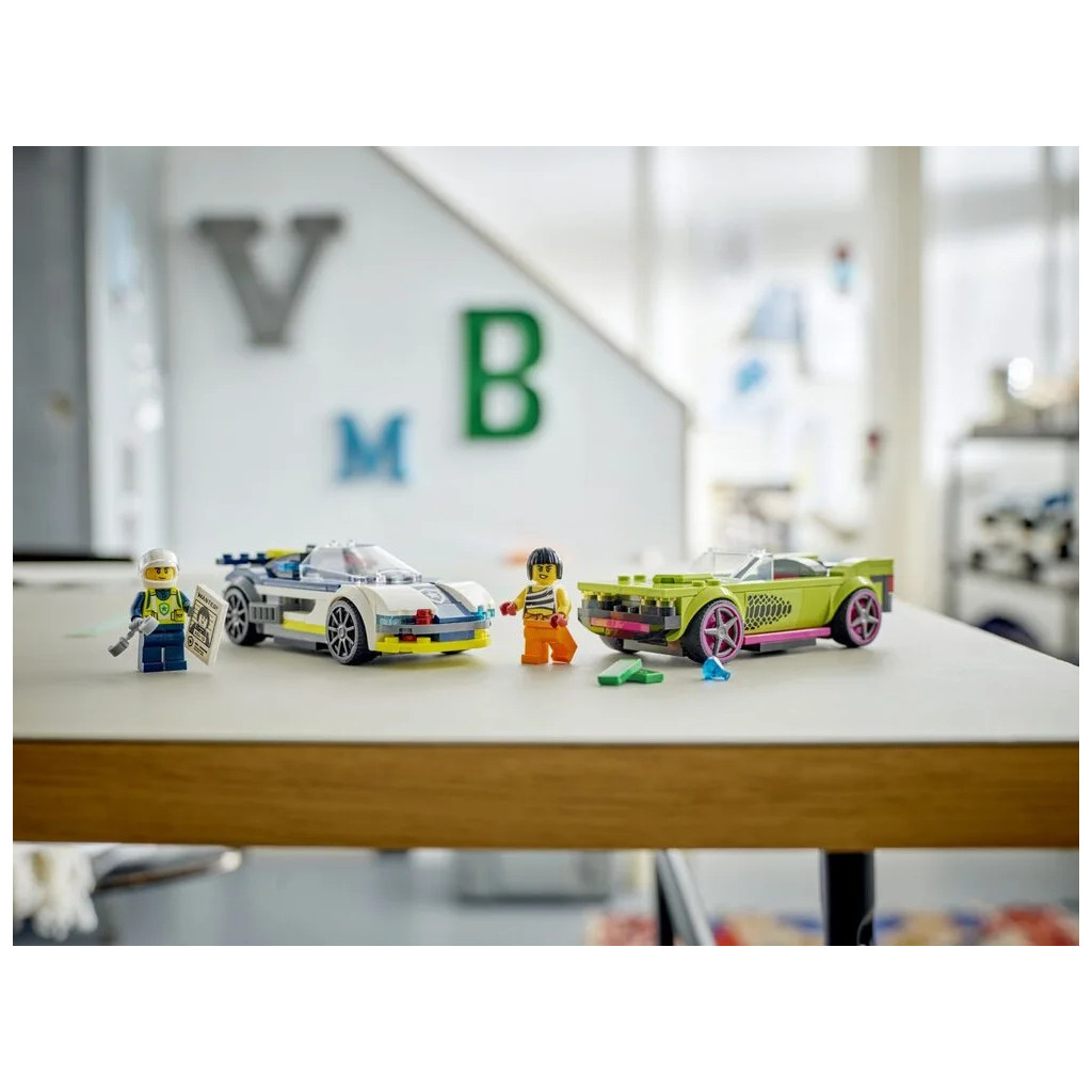 Конструктор LEGO City Переслідування маслкара на поліцейському автомобілі 213 деталей (60415) - зображення 2