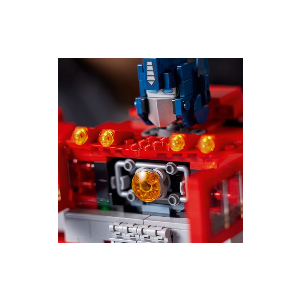 Конструктор LEGO Icons Optimus Prime 1508 деталей (10302) - зображення 3