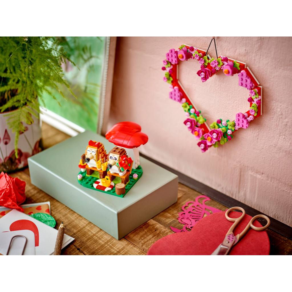 Конструктор LEGO Iconic Романтичний пікнік їжачків (40711) - зображення 11