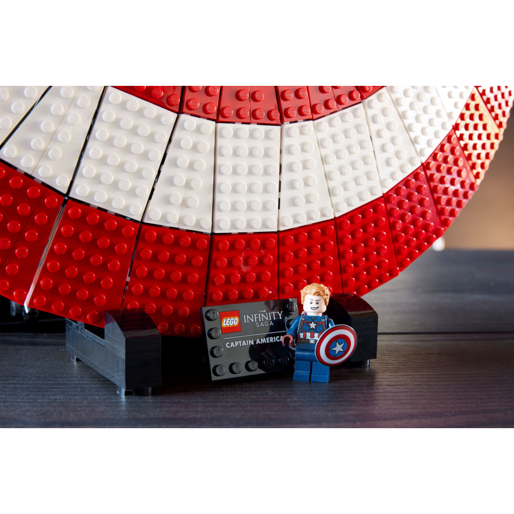 Конструктор LEGO Marvel Щит Капітана Америка 3128 деталей (76262) - зображення 9