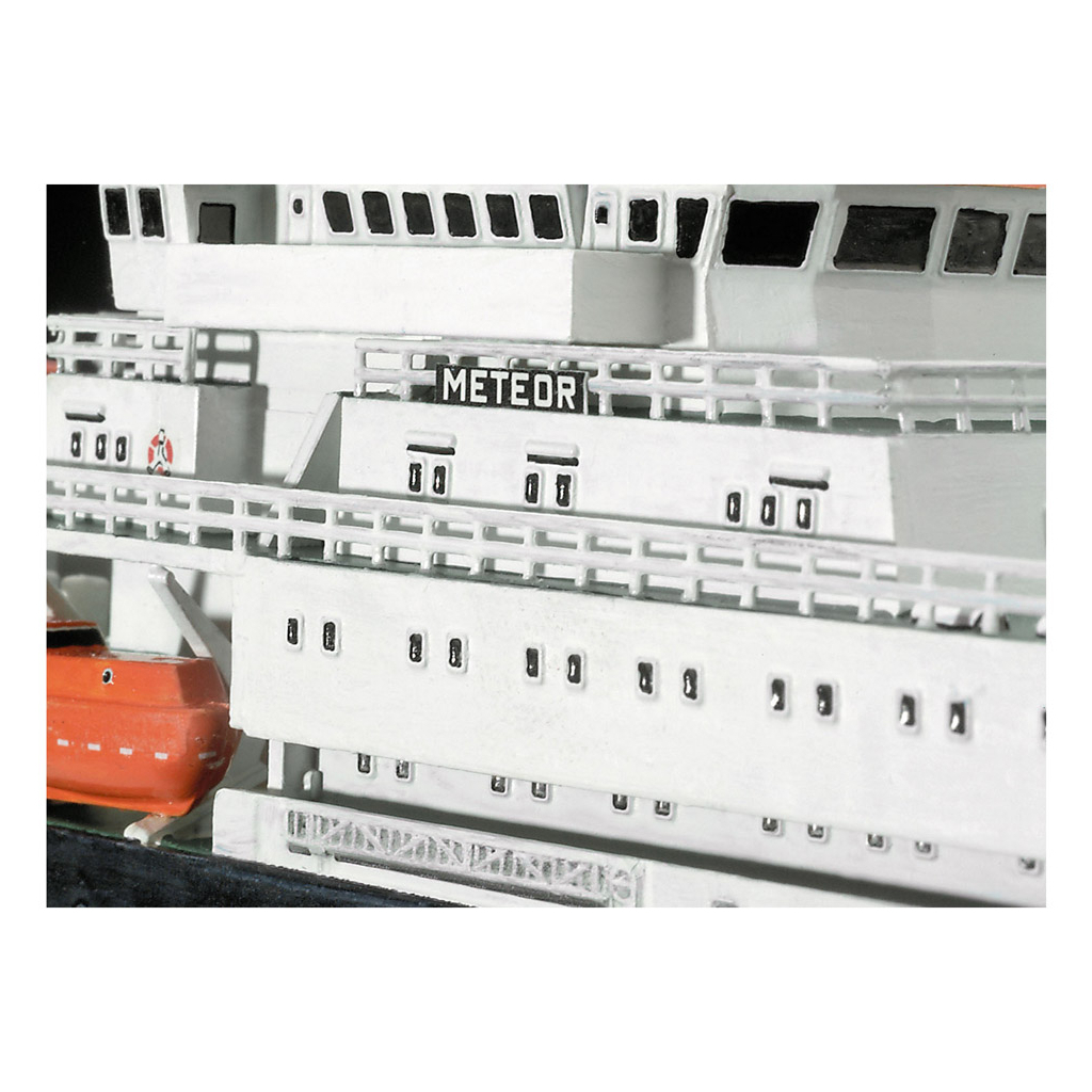 Збірна модель Revell Німецький дослідницкий корабель Метеор рівень 4 масштаб 1:300 (RVL-05218) - зображення 9