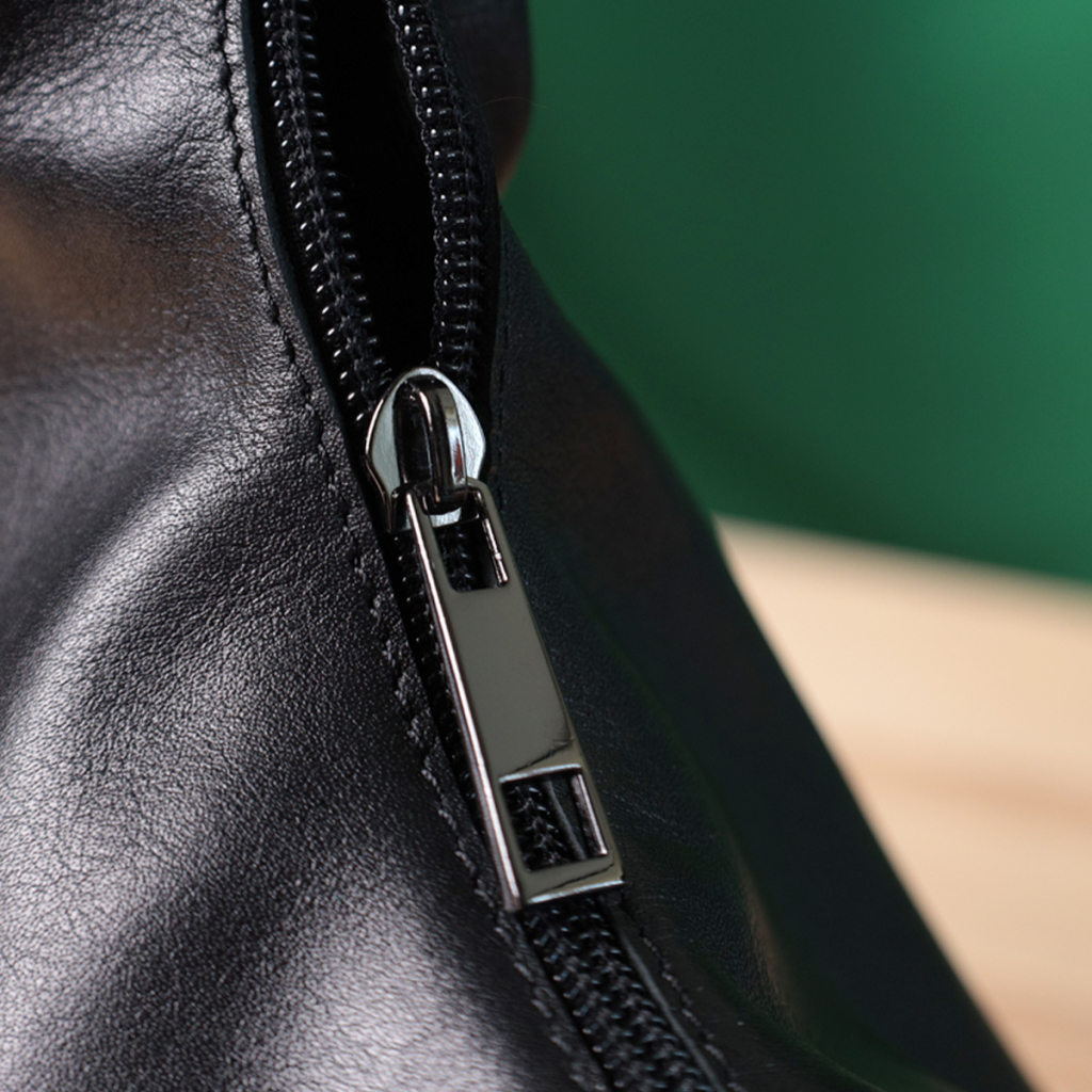 Сумка Shvigel На плече з натуральної шкіри Чорна (22828) - зображення 11