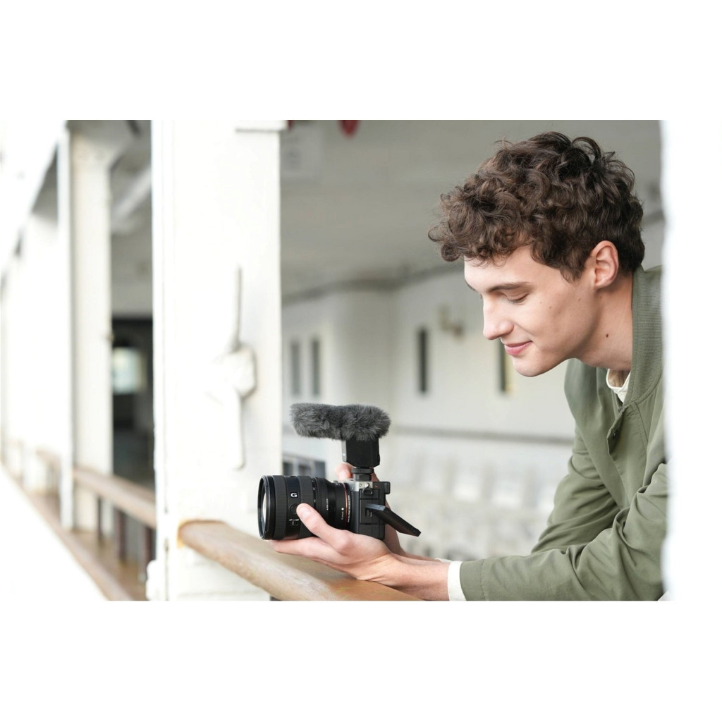 Об'єктив Sony 20-70mm f/4.0 G for NEX FF (SEL2070G.SYX) - зображення 11