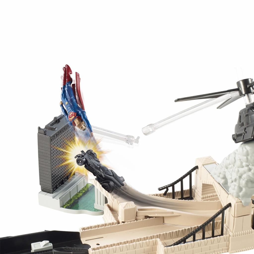 Автотрек Hot Wheels Битва героїв Бетмен проти Супермена (DJH61) - зображення 3