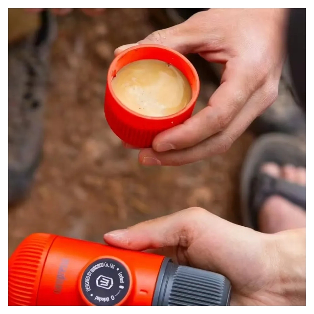 Кавоварка кемпінгова Wacaco Nanopresso з чохлом червона (WNANORED) - изображение 5