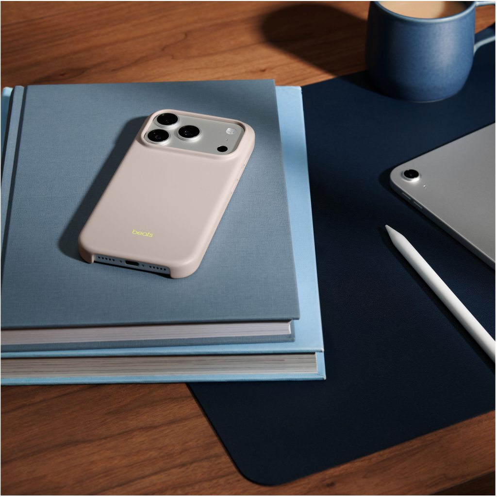 Чохол до мобільного телефона Apple Beats iPhone 17 Pro Lime Stone Model A3507 (MGKE4LL/A) - зображення 3