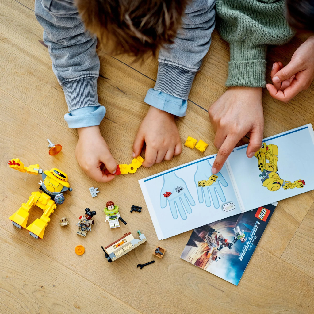 Конструктор LEGO Lightyear Погоня за циклопом (76830) - зображення 3