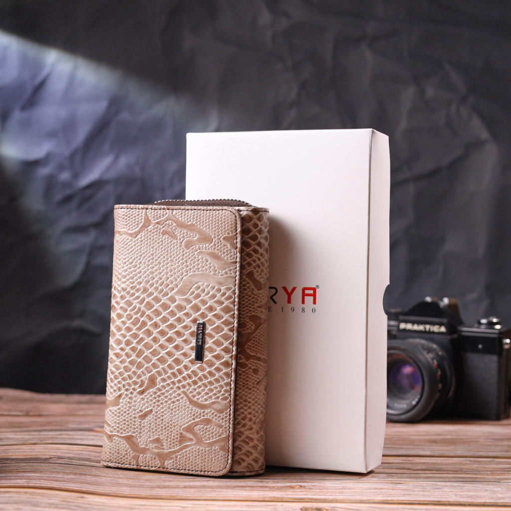 Портмоне Karya З лакованої фактурної шкіри Бежеве (21430) - зображення 12