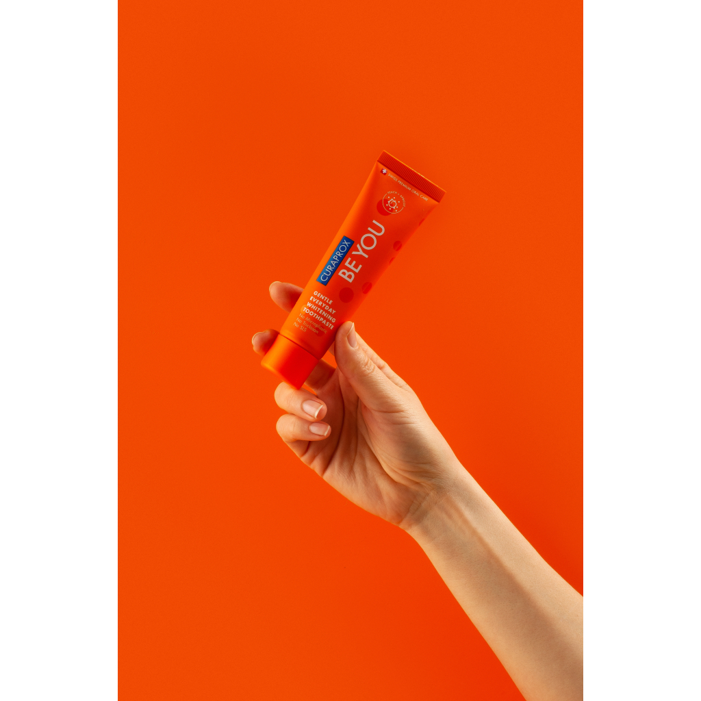 Зубна паста Curaprox Be You Вибілювальна Зі смаком персика й абрикоса з ментоловими кульками 60 мл (7612412429503) - изображение 5