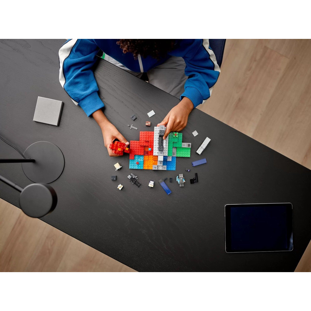 Конструктор LEGO Minecraft Зруйнований портал 316 деталей (21172) - зображення 2