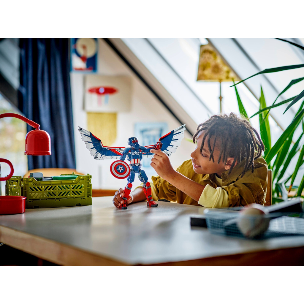 Конструктор LEGO Marvel Фігурка Сем Вілсон Капітан Америка (76296) - зображення 7