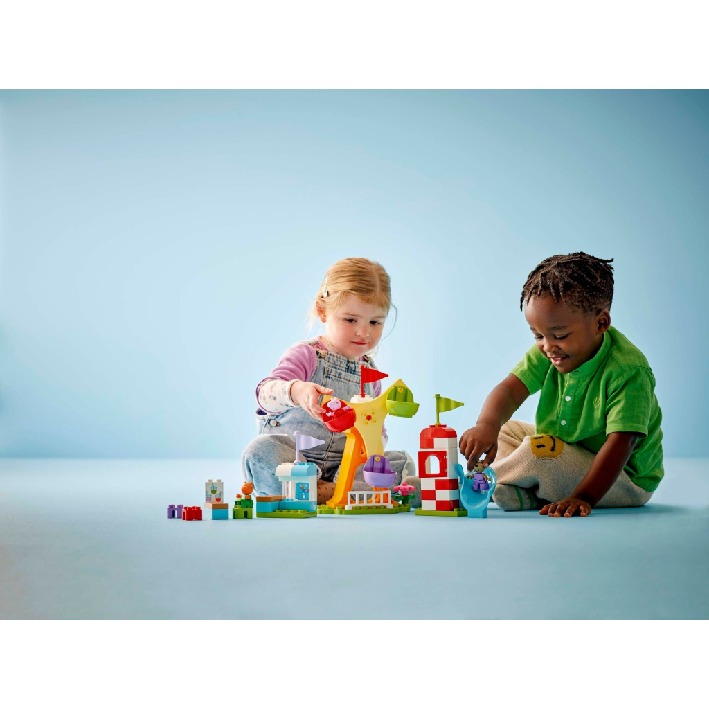 Конструктор LEGO DUPLO Peppa Pig Ярмарок розваг (10453) - зображення 9