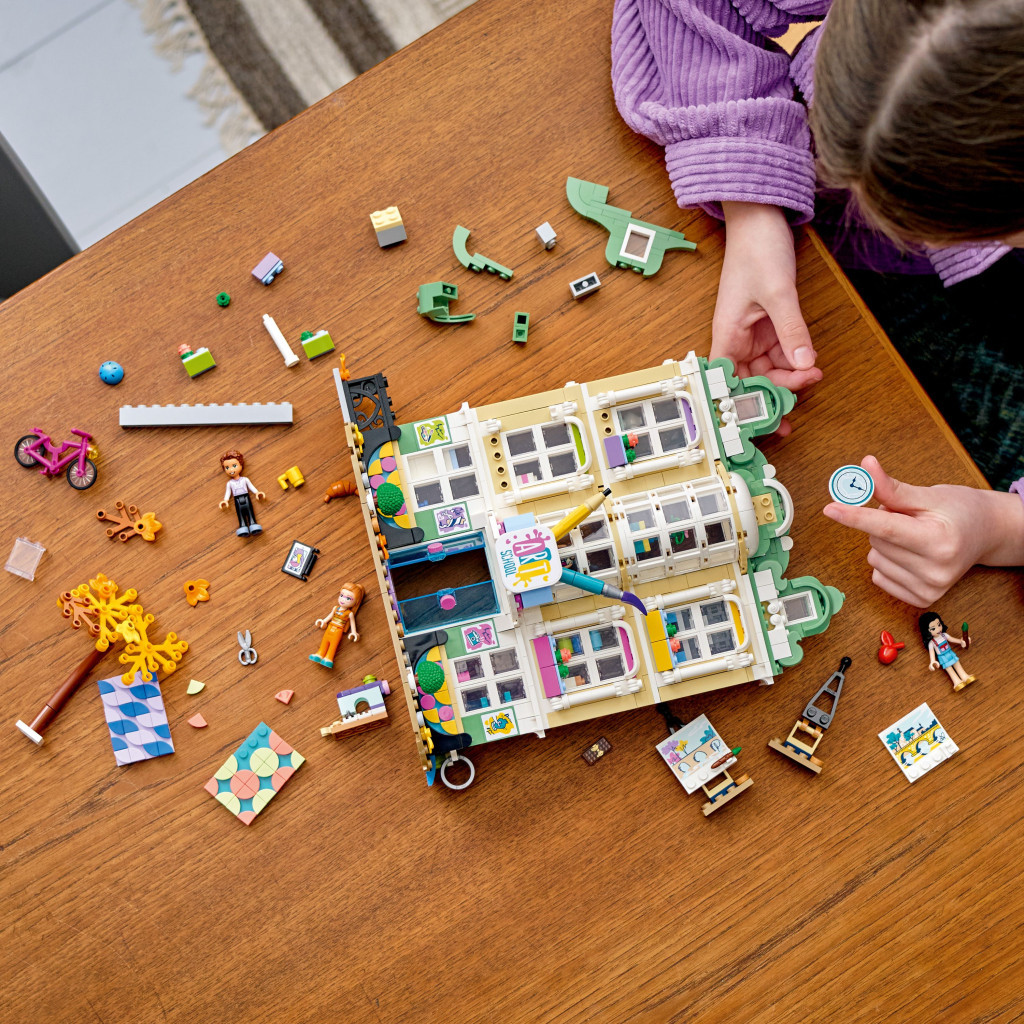 Конструктор LEGO Friends Художня школа Емми (41711) - зображення 8