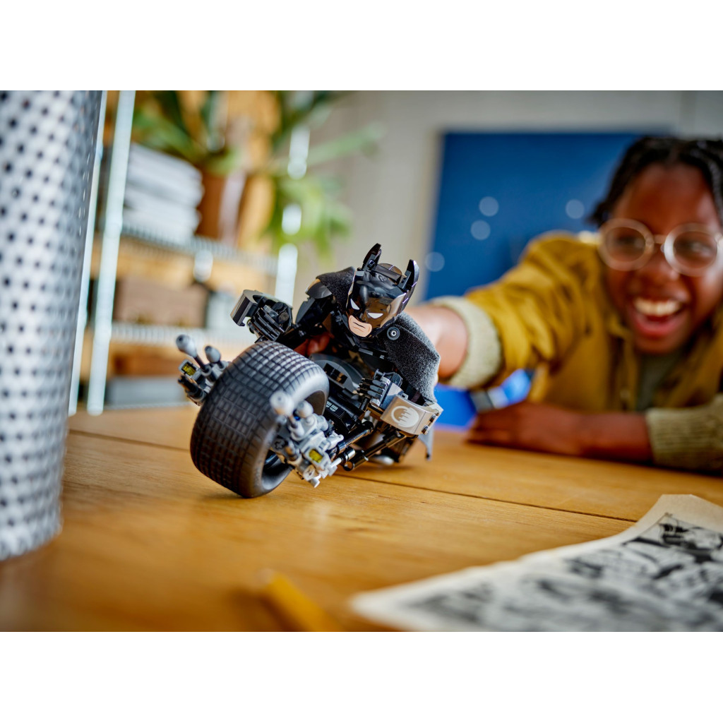 Конструктор LEGO Batman Фігурка Бетмена для складання і бетцикл (76273) - зображення 10